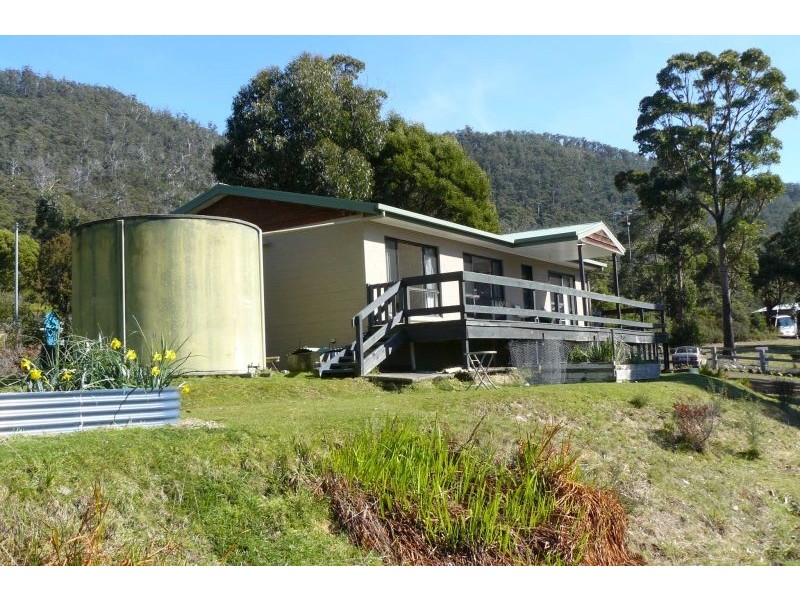 33 Waterfall Bay Road, Eaglehawk Neck TAS 7179