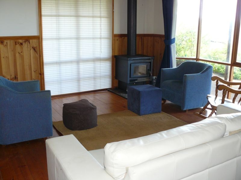 33 Lagoon Road, White Beach TAS 7184