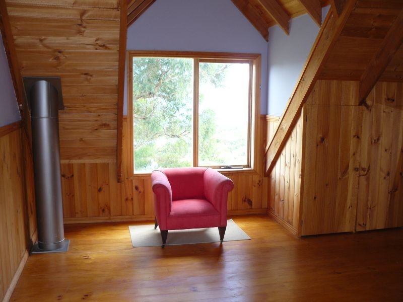 33 Lagoon Road, White Beach TAS 7184