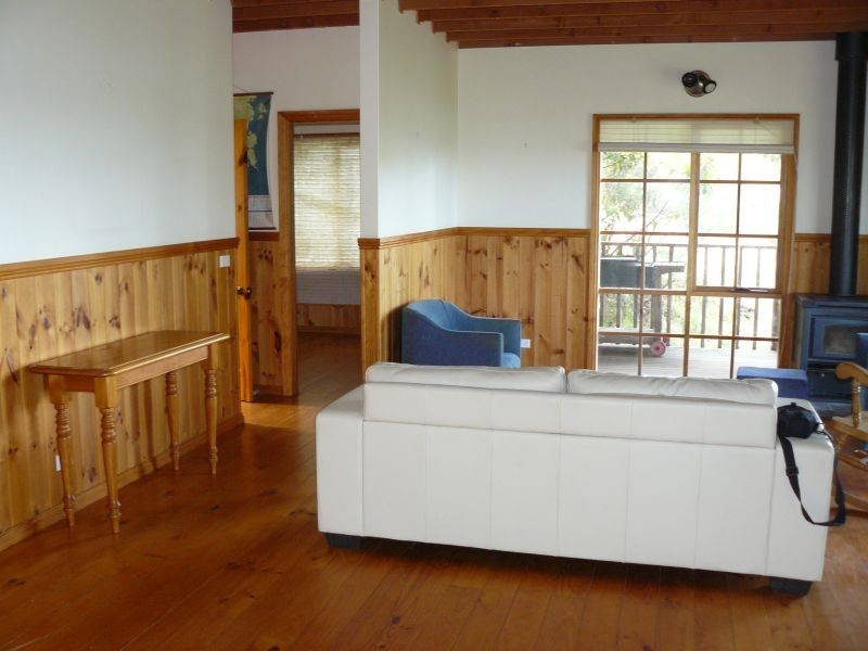 33 Lagoon Road, White Beach TAS 7184