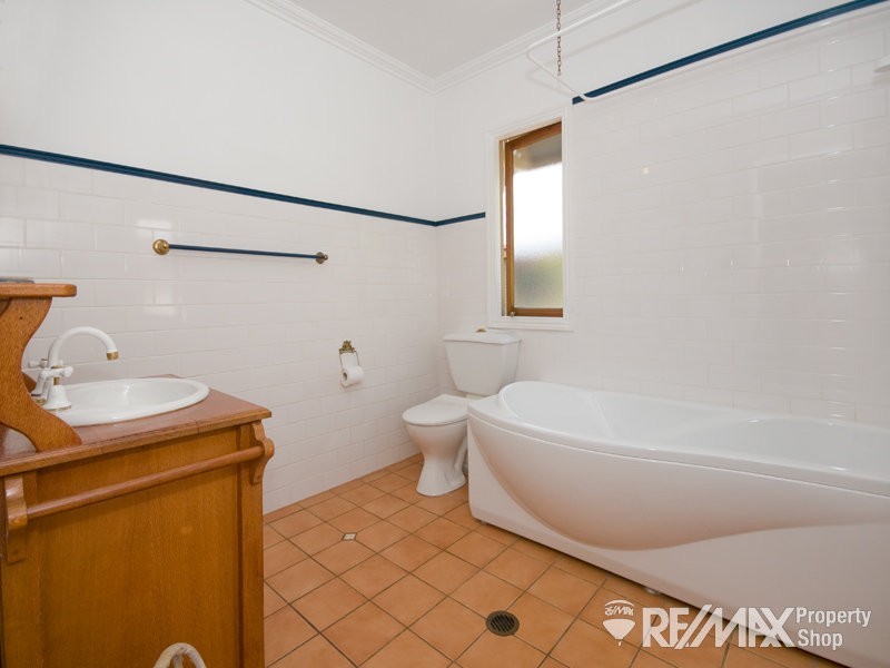 71 Prince Edward Pde, Redcliffe QLD 4020