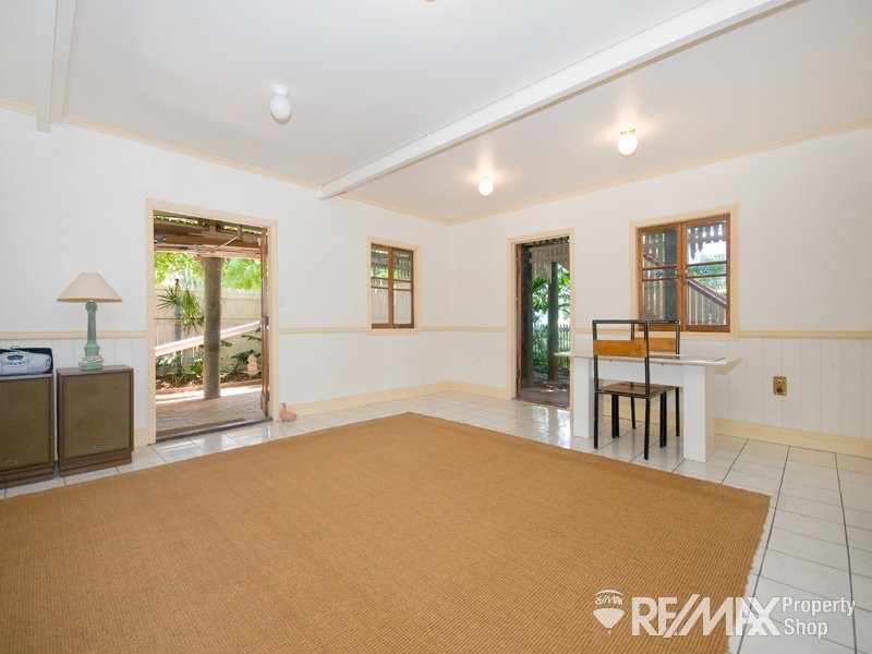 71 Prince Edward Pde, Redcliffe QLD 4020