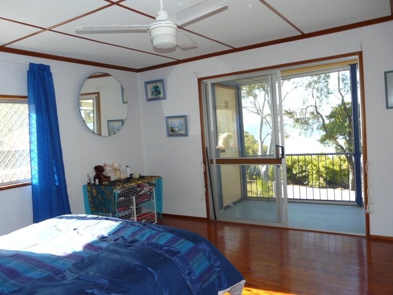 37 Jan St, Macleay Island QLD 4184