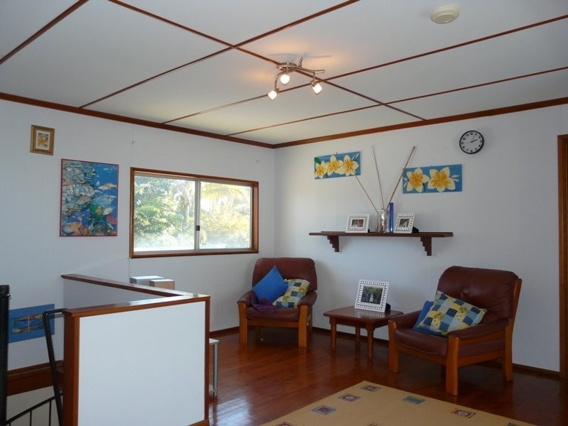 37 Jan St, Macleay Island QLD 4184