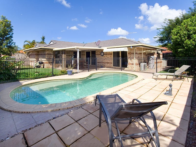 34 Holland Crs, Wynnum West QLD 4178