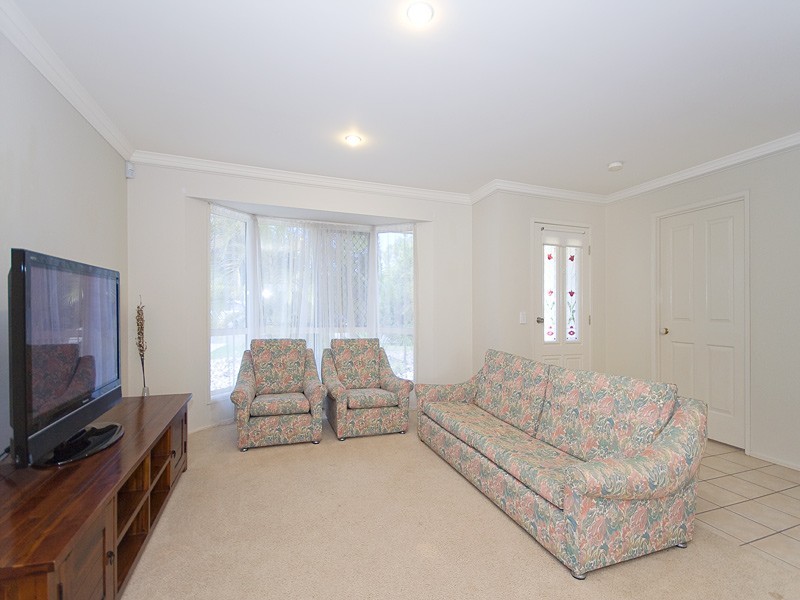 34 Holland Crs, Wynnum West QLD 4178