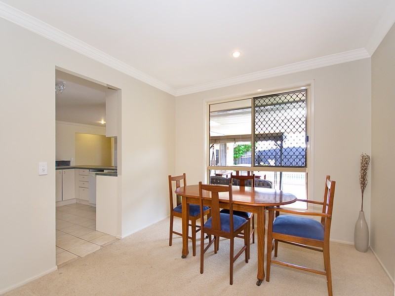 34 Holland Crs, Wynnum West QLD 4178