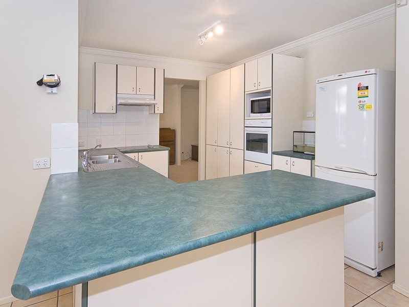 34 Holland Crs, Wynnum West QLD 4178