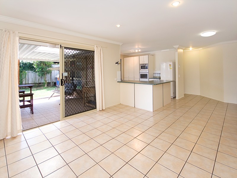 34 Holland Crs, Wynnum West QLD 4178