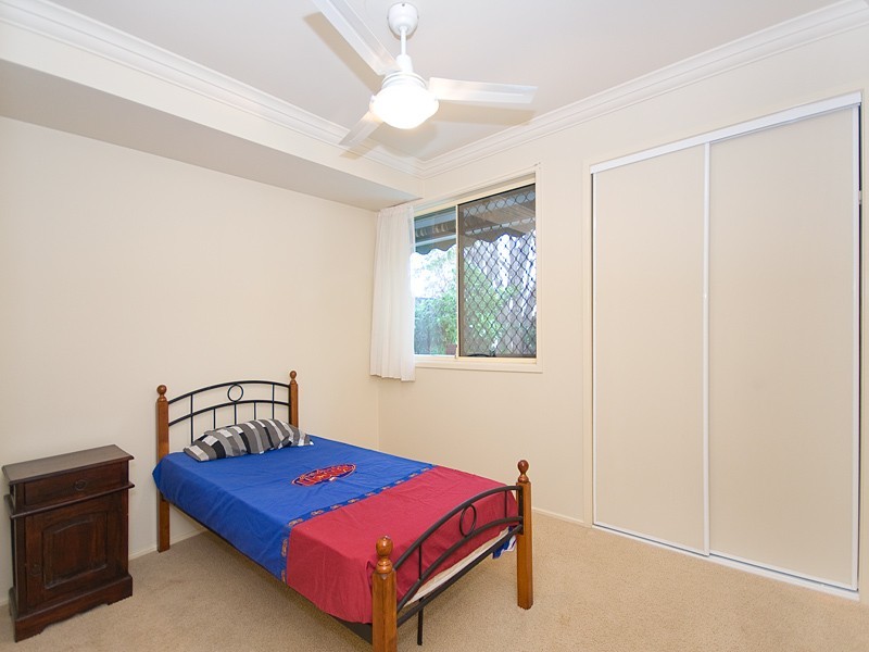 34 Holland Crs, Wynnum West QLD 4178