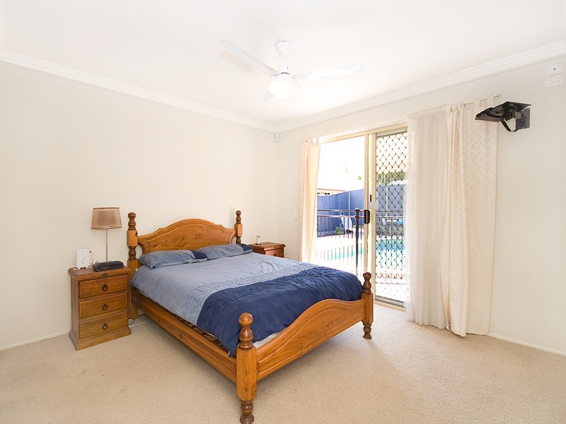 34 Holland Crs, Wynnum West QLD 4178