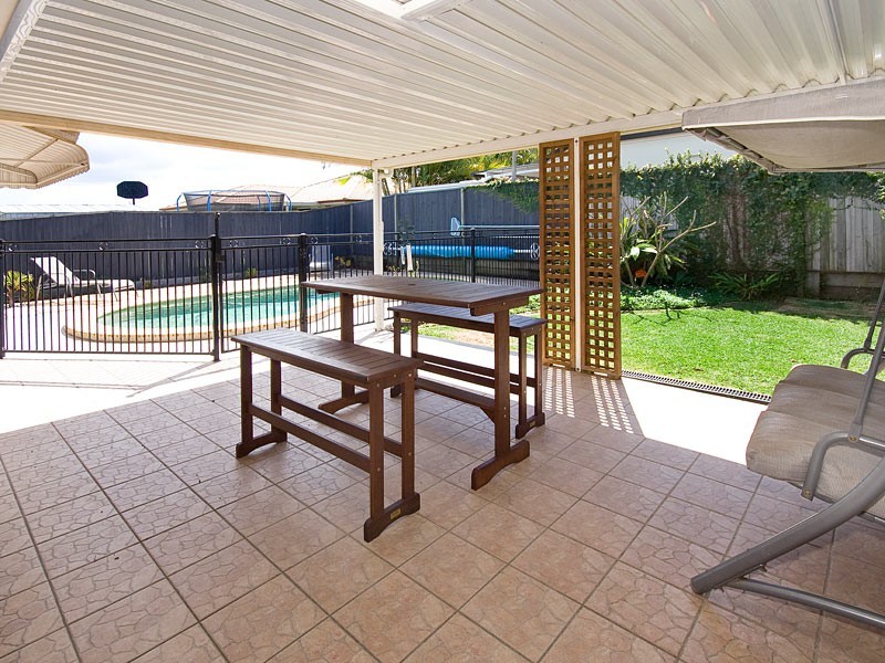34 Holland Crs, Wynnum West QLD 4178