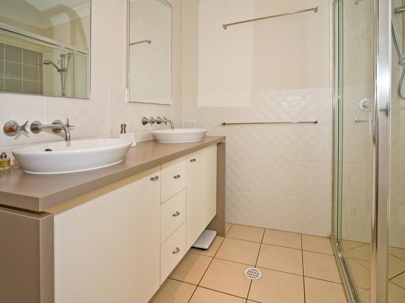 20 Hillcroft Place, Belmont QLD 4153