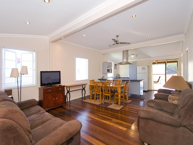 23 Wighton Street, Sandgate QLD 4017