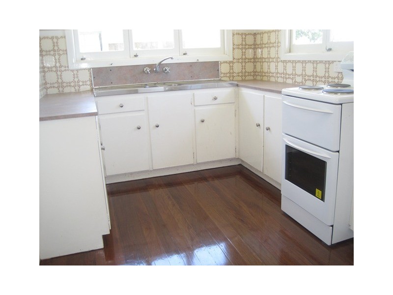 8 Windsor Street, Margate QLD 4019