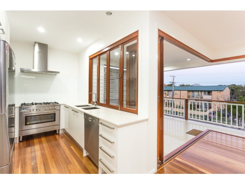 48 Fourth Ave, Sandgate QLD 4017