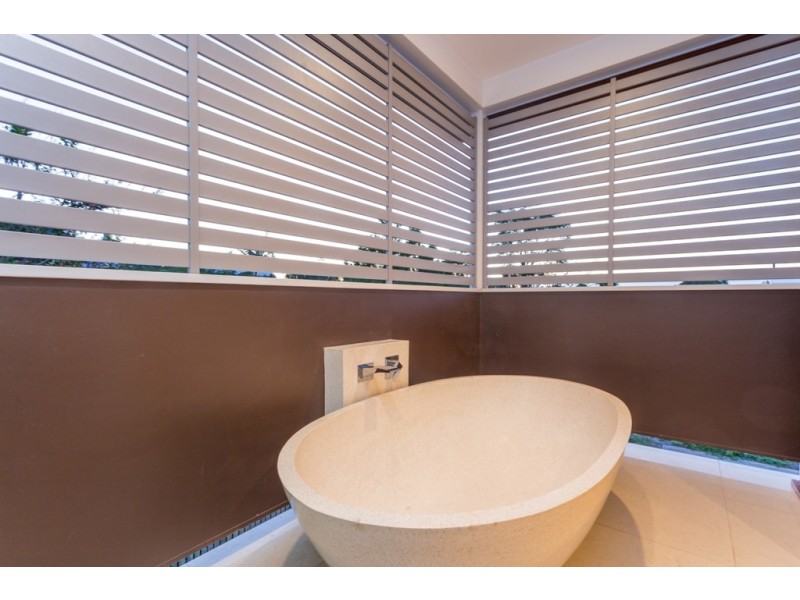 48 Fourth Ave, Sandgate QLD 4017