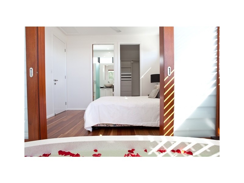 50 Fourth Ave, Sandgate QLD 4017