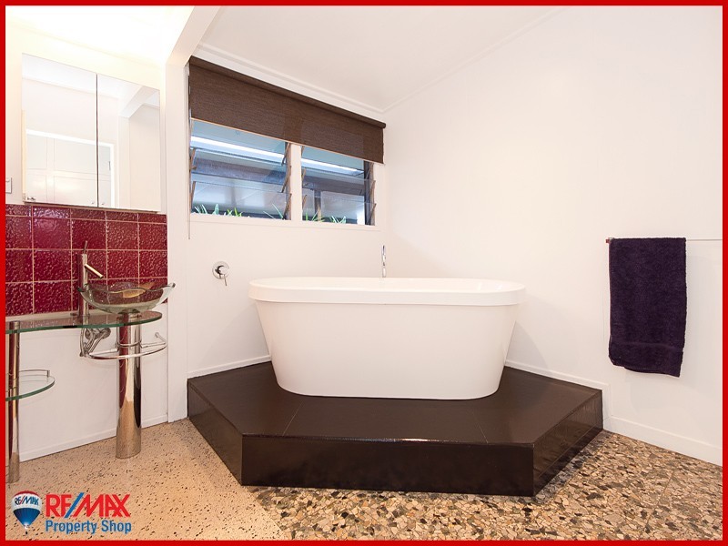 19 Deagon Street, Sandgate QLD 4017