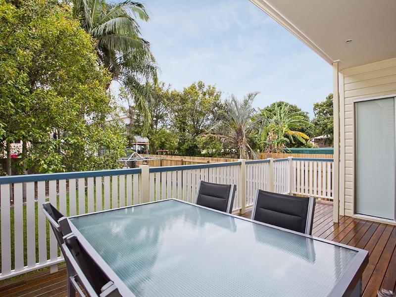 91 Clayton Street, Sandgate QLD 4017