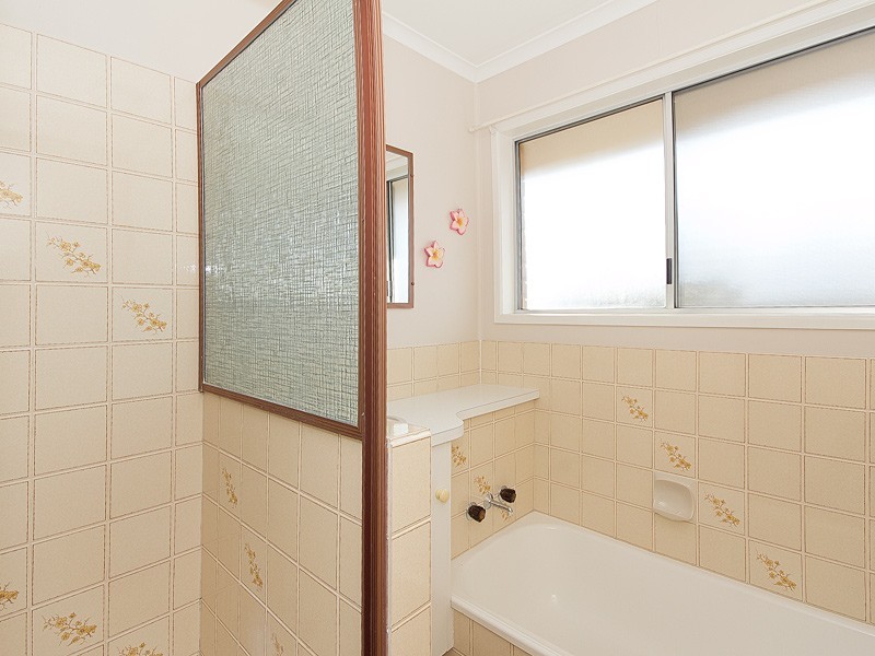 2/119 Griffith Street, Sandgate QLD 4017