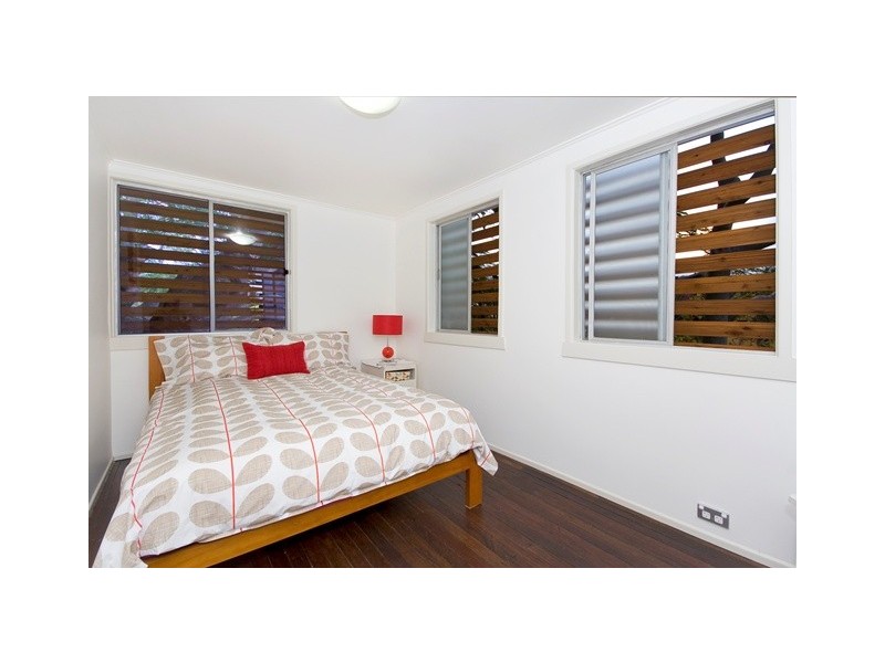 311 Brighton Road, Sandgate QLD 4017