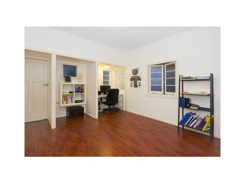 311 Brighton Road, Sandgate QLD 4017