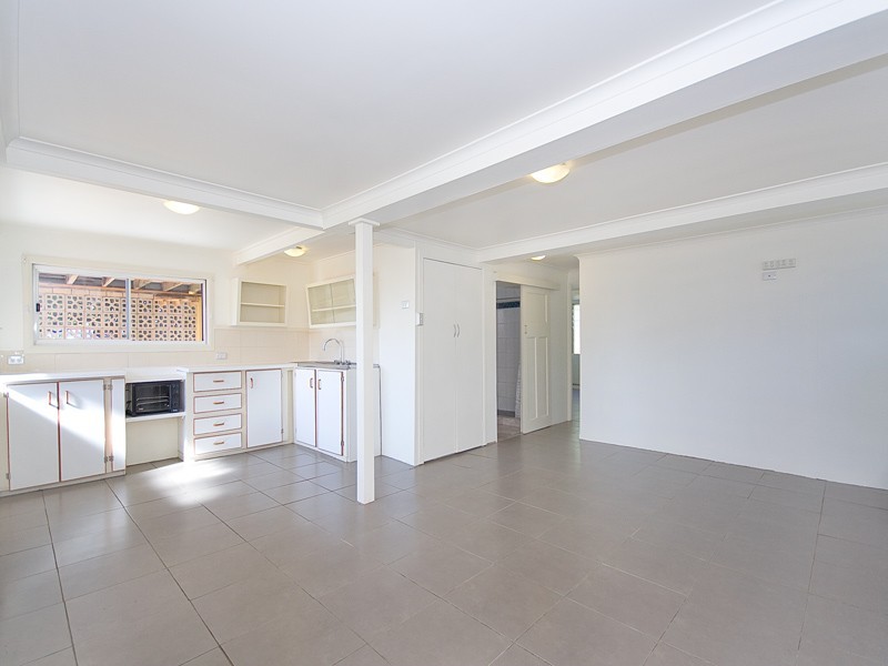 311 Brighton Road, Sandgate QLD 4017