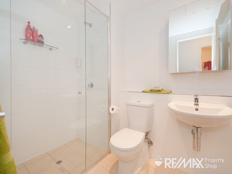 101/14 Oxley Avenue, Woody Point QLD 4019