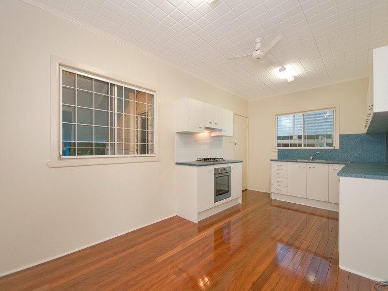 12 Kenbarry Street, Brighton QLD 4017