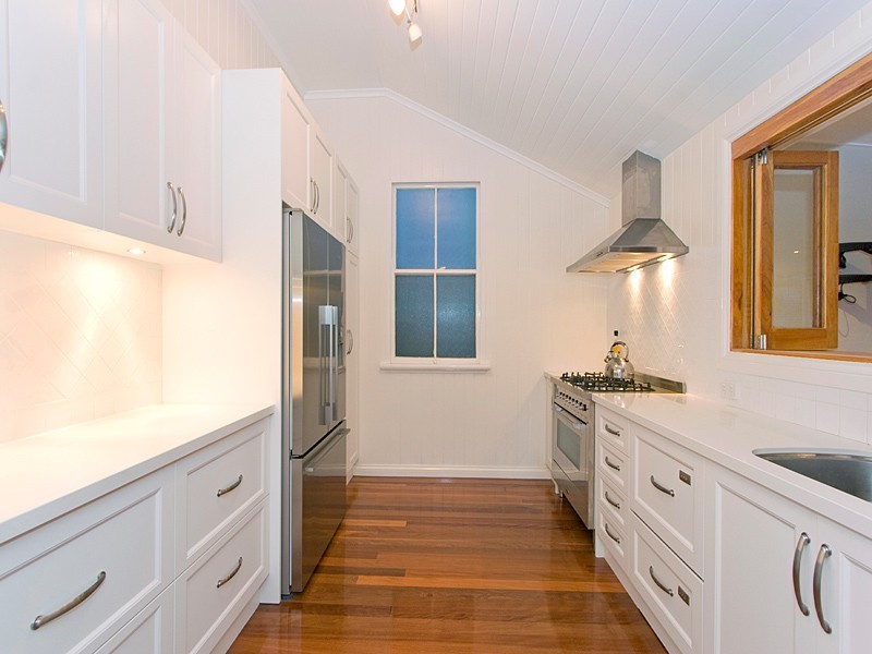 13 Seventh Avenue, Sandgate QLD 4017