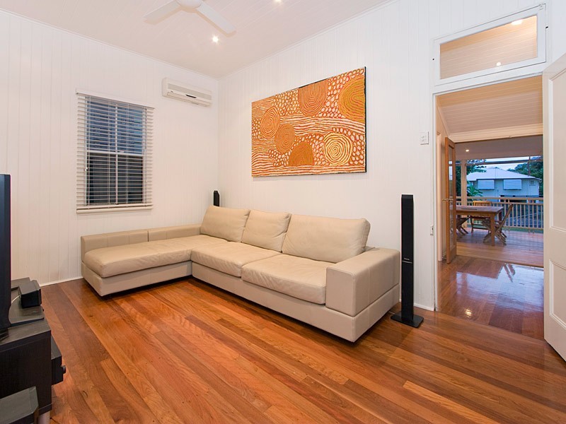 13 Seventh Avenue, Sandgate QLD 4017