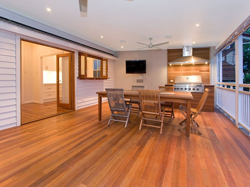 13 Seventh Avenue, Sandgate QLD 4017