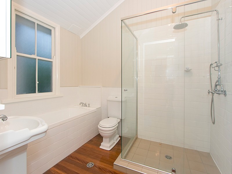 13 Seventh Avenue, Sandgate QLD 4017