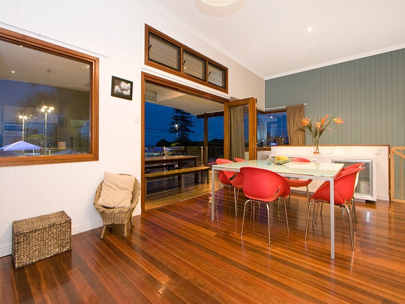 208 Flinders Parade, Sandgate QLD 4017