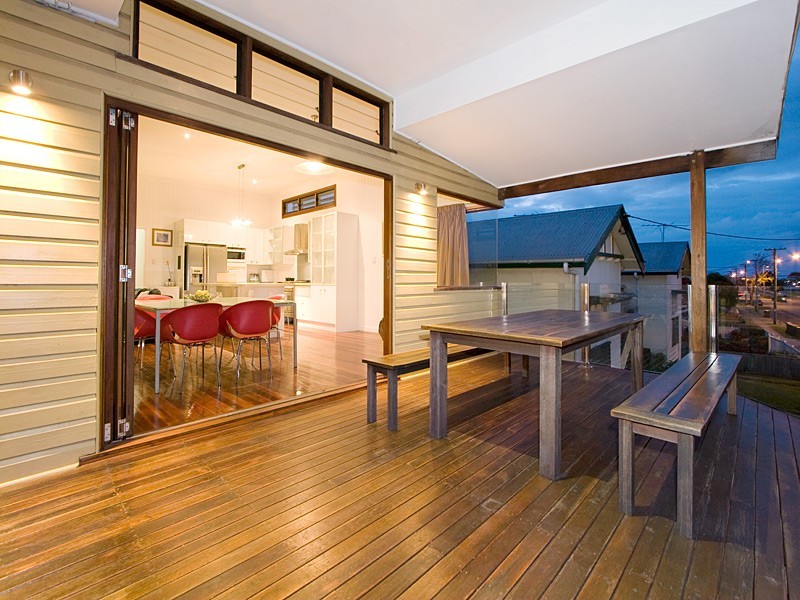 208 Flinders Parade, Sandgate QLD 4017