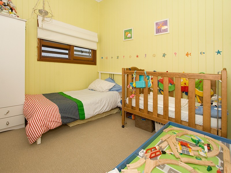 208 Flinders Parade, Sandgate QLD 4017