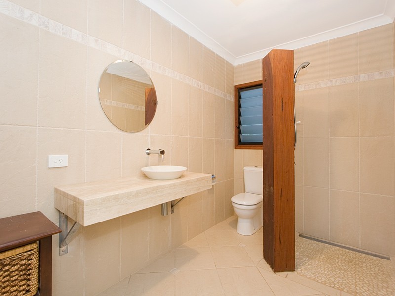 208 Flinders Parade, Sandgate QLD 4017