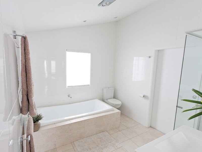 242 Flinders Parade, Sandgate QLD 4017