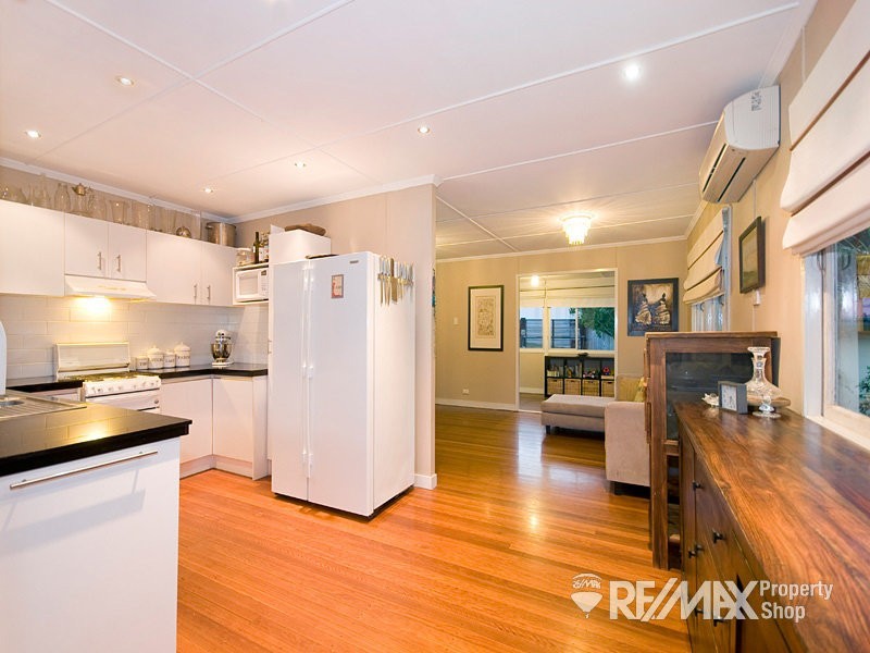 17 Rutherford Street, Stafford Heights QLD 4053