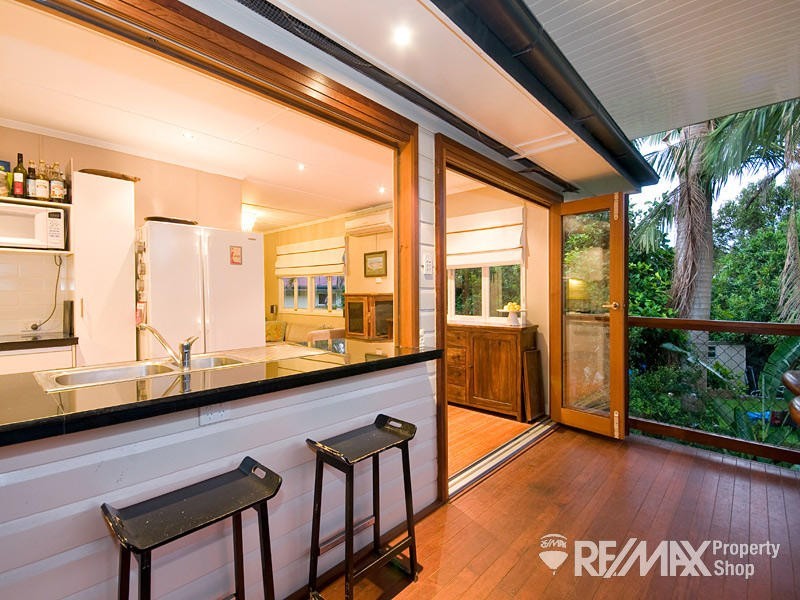 17 Rutherford Street, Stafford Heights QLD 4053