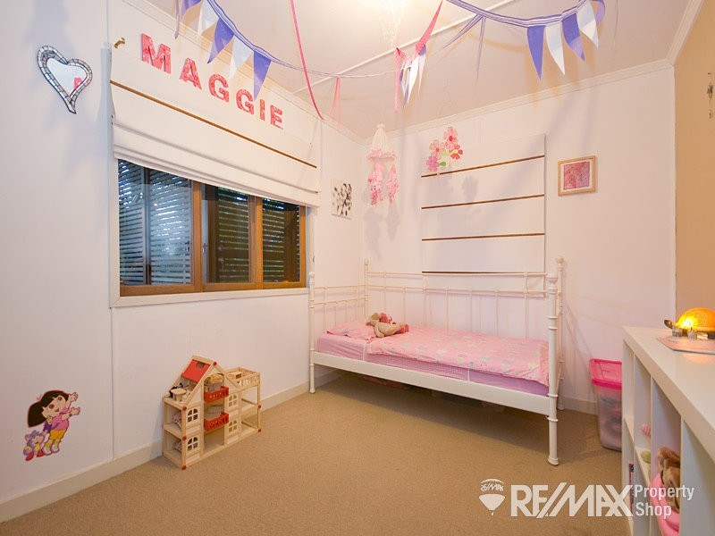 17 Rutherford Street, Stafford Heights QLD 4053