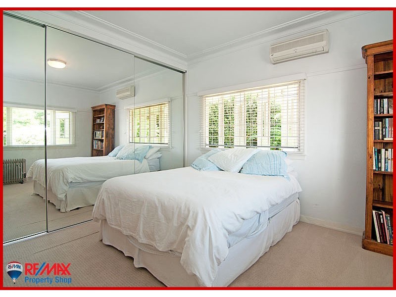 95 Hoskins Street, Sandgate QLD 4017