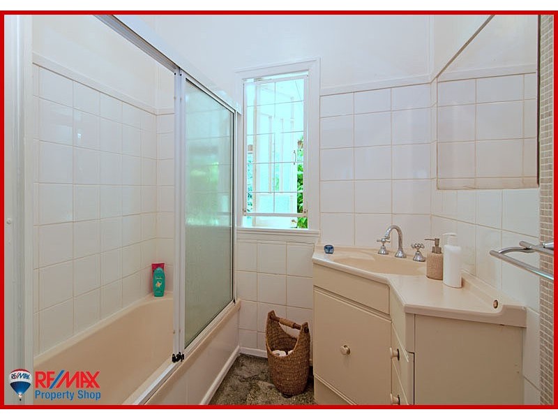 95 Hoskins Street, Sandgate QLD 4017