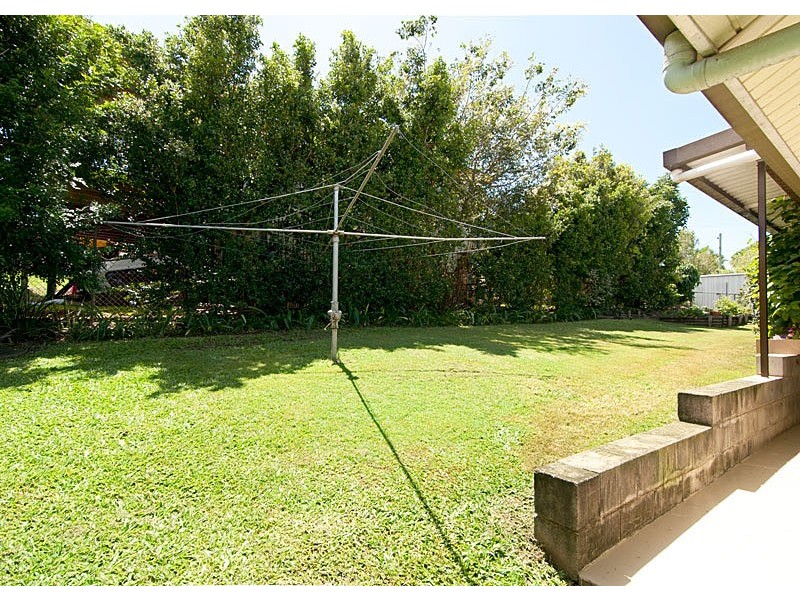 95 Hoskins Street, Sandgate QLD 4017