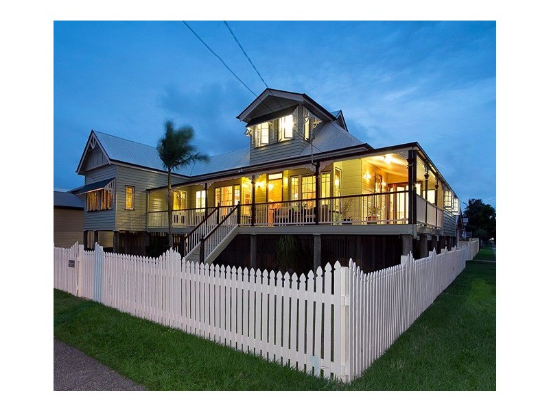 72 Flinders Parade, Sandgate QLD 4017