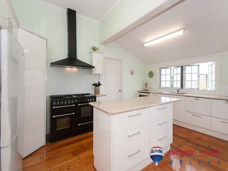 72 Flinders Parade, Sandgate QLD 4017