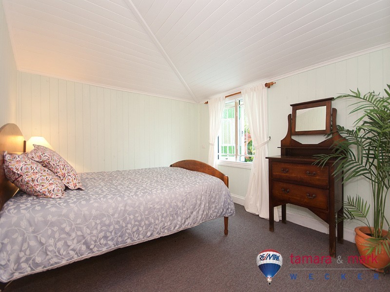 72 Flinders Parade, Sandgate QLD 4017