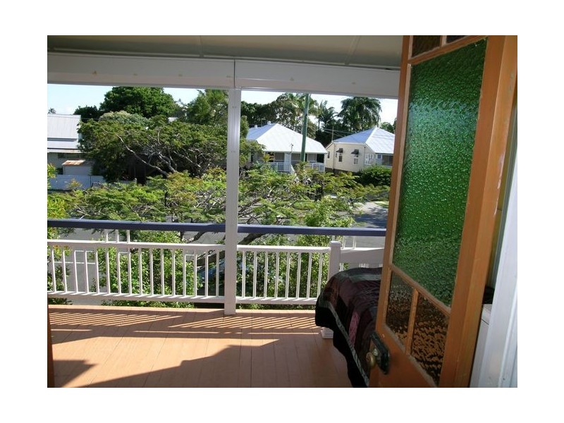 244 Rainbow Street, Sandgate QLD 4017