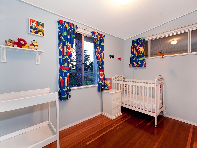 35 Kirkhill Street, Brighton QLD 4017